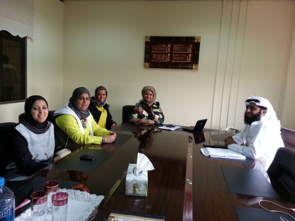 درحاب الوطيان خلال اجتماع لجنة برنامج رعاية مرضى السكري ﻿