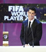 رونالدو قد يغيب عن حفل فيفا في يناير المقبل