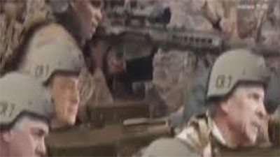 بالفيديو قنابل وأسلحة في حرب "ميسي- رونالدو" 