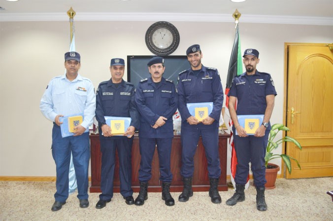 العميد المكراد متوسطا المكرمين 