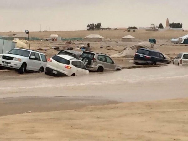 وفيات وإصابات في سيول وأمطار «السوداني» والطقس المتقلب يستمر اليوم ويستقر الخميس