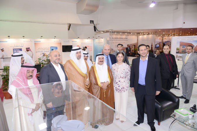 وفي جناح شركة رئيف قنازع 