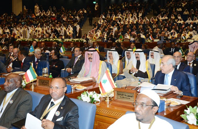 سمو ولي العهد الشيخ نواف الاحمد مترئسا وفد الكويت في القمة هاني الشمري