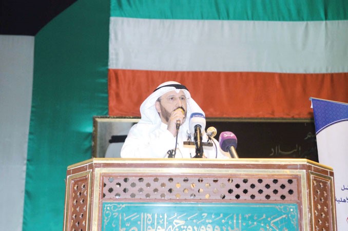 د مصعب الصالح خلال المحاضرة سعود سالم