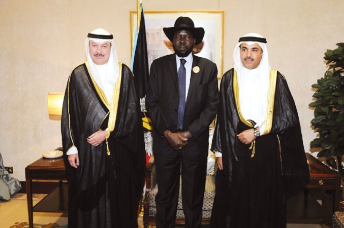 الرئيس سيلفا كير متوسطا عبداللطيف السريع واحمد عبدالله السريع هاني الشمري﻿