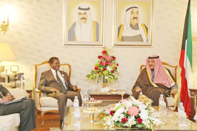 الشيخ صباح الخالد اثناء لقائه بوزير الشؤون الخارجية والتعاون الدولي في جمهورية مالاوي الصديقة افرايم ماغندا تشيوم ﻿