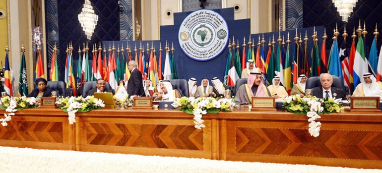 صاحب السمو الامير الشيخ صباح الاحمد اثناء افتتاح القمة العربية الافريقية