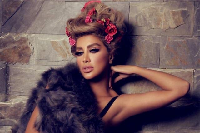 بالصور.. مايا دياب قبل وبعد عمليات التجميل