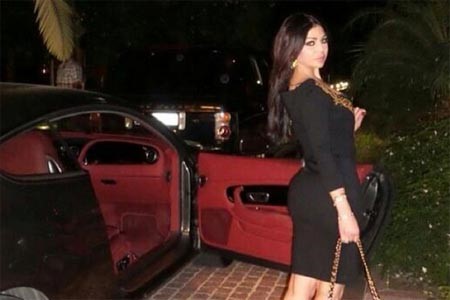 صورة: هيفا وهبي تخرج من سيارتها البنتلي بجمال "أخاذ"