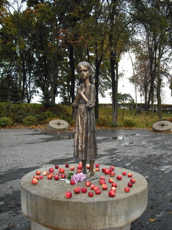 ﻿النصب التذكارية لضحايا المجاعات الجماعية في اوكرانيا بمدينة كييف﻿