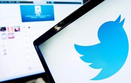 مصور يفوز بـ 1.2 مليون دولار لاستخدام صوره في تويتر بدون إذن