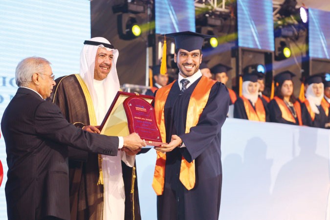 تكريم الخريج عبدالله الجابر﻿