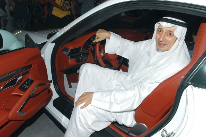 علي مراد بهبهاني يتفقد 911 توربو اس