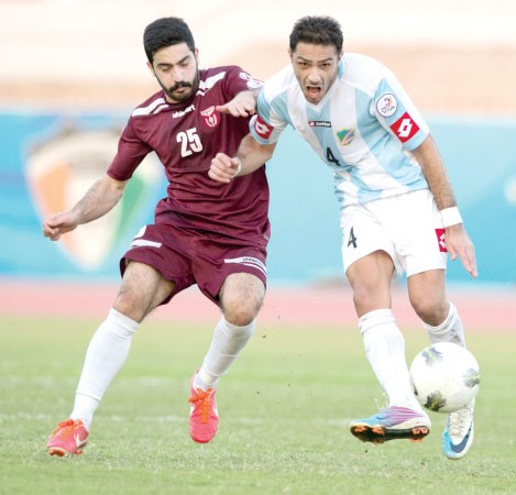 لاعب النصر مبارك البناي نجح في رقابة نجم السالمية محمد جراغ﻿