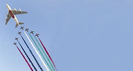الاماراتية تستعرض في معرض دبي للطيران بعد تسجيلها اكبر صفقات في تاريخ الصناعة