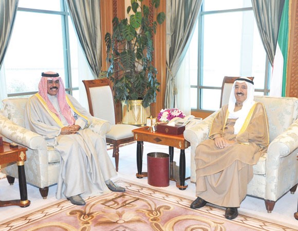 صاحب السمو الامير الشيخ صباح الاحمد خلال استقبال سمو ولي العهد الشيخ نواف الاحمد ﻿