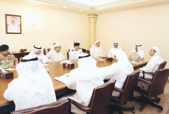 وكيل وزارة الخارجية خالد الجارالله خلال اجتماع اعمال اللجنة الكويتيةالعراقية ﻿