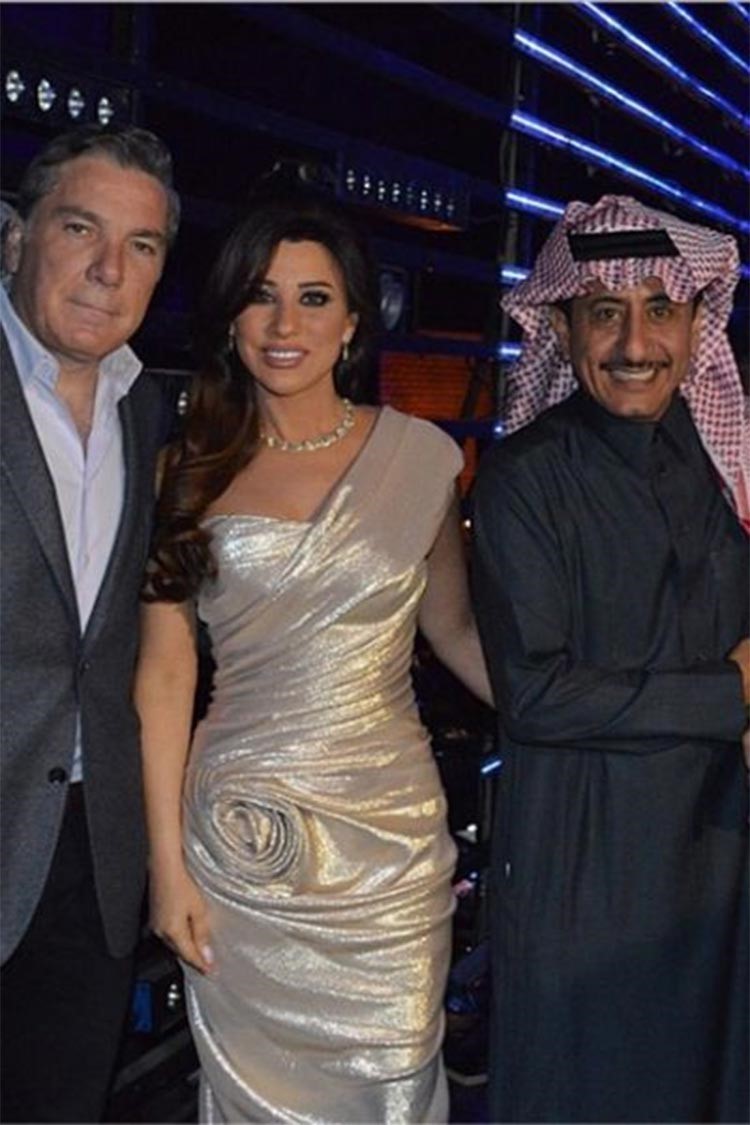 هل تسرق نجوى كرم قلب جورج كلوني بهذا الثوب؟