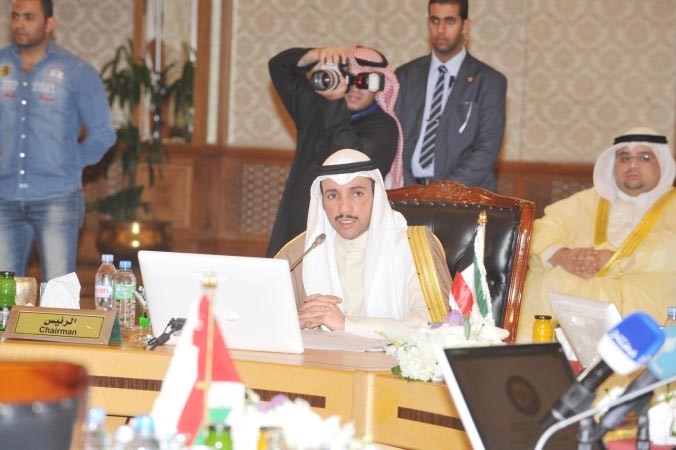 رئيس مجلس الامة مرزوق الغانم مترئسا الاجتماع متين غوزال