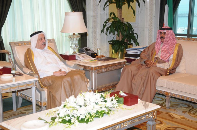 سمو ولي العهد خلال لقائه فلاح بن جامع﻿
