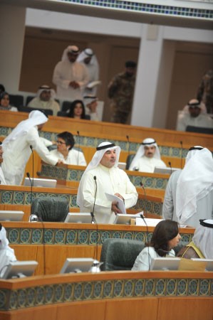 صالح عاشور متحدثا﻿