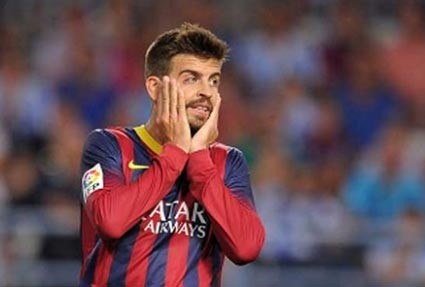 بالفيديو.. «كوبري شوارع» لبيكيه.. والصحافة الإسبانية تصفه بـ«الفضيحة»