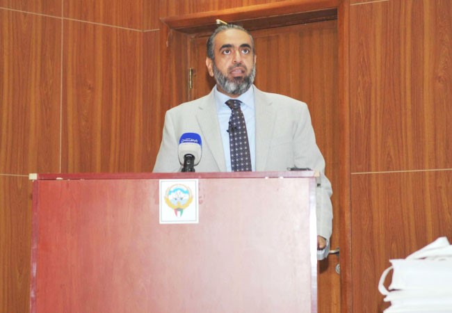 دعادل الزايد ملقيا كلمته﻿