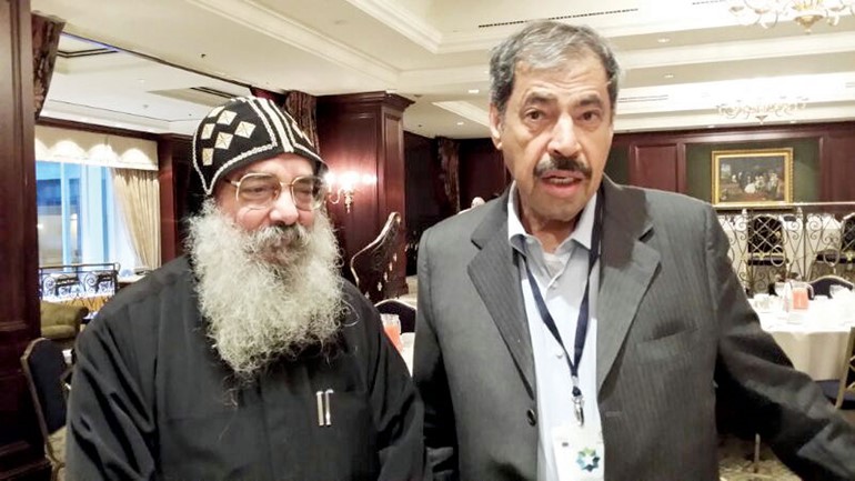 عبدالعزيز البابطين مع الانبا بيجول﻿