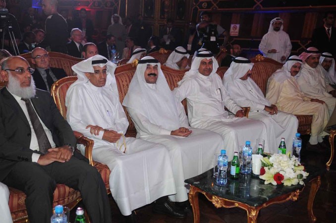 محمد حسين وعدد من الحضور