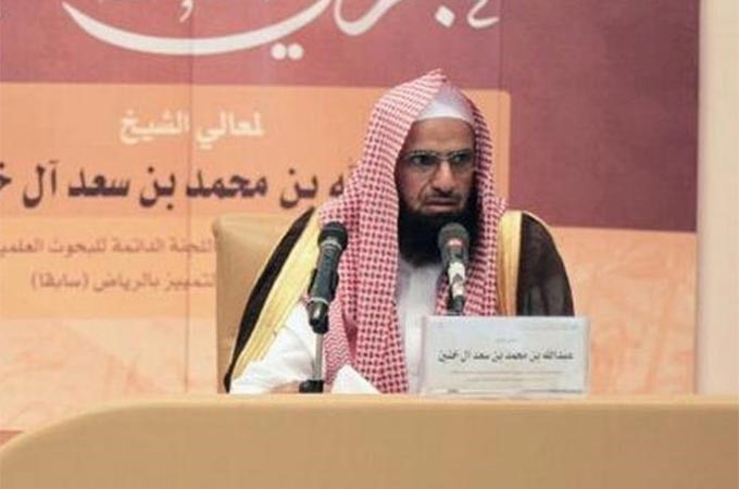 عضو هيئة كبار العلماء بالسعودية يروي قصة 7 اختطفوا طفلاً وفعلوا به الفاحشة وقتلوه بـ 70 طعنة
