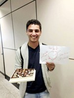 محمد عساف يرفع اشارة 442﻿