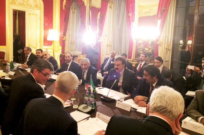 جانب من اجتماعات مجموعة التوجيه الكويتيةالبريطانية المشتركة﻿