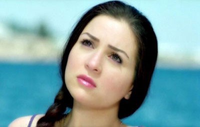 مي عز الدين وشقيقتها .. من الأجمل؟