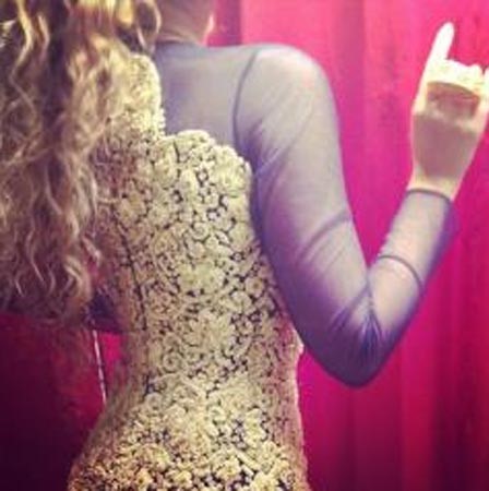 بالصور.. خاتم ميريام فارس الأضخم والأغرب.. 