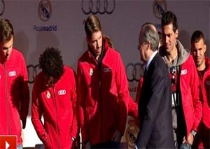 بالفيديو.. راموس يتجاهل مصافحة رئيس الريال ويثير الشكوك حول مستقبله