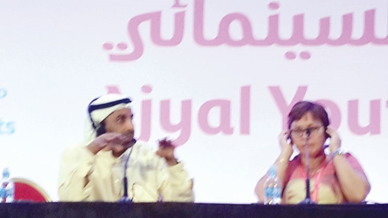 العلي في الحلقة النقاشية﻿
