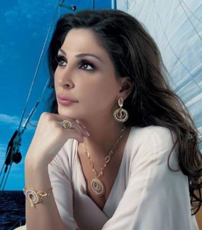 بالفيديو.. إليسا مُعجبة بهذه الطفلة 