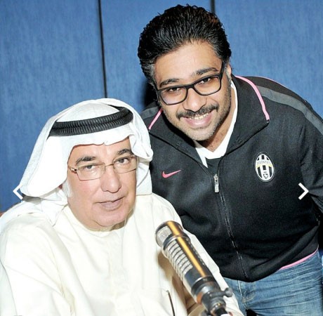 مايك مبلتع مع الشاعر المخضرم في استديو البرنامج