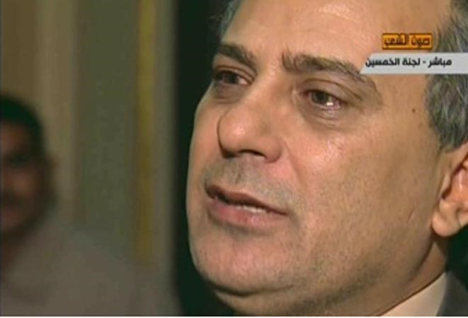 بالفيديو.. "سياسي مصري" يبكي على الهواء.. ويقول: "مكناش بناكل غير فول وطعمية" 