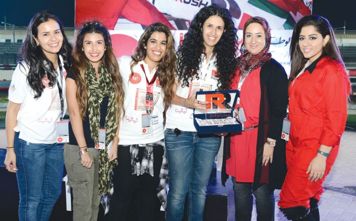عضوات اللجنة المنظمة في صورة جماعية﻿