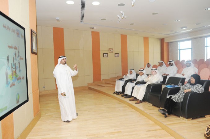 داسماعيل الشطي خلال المحاضرة 	قاسم باشا﻿