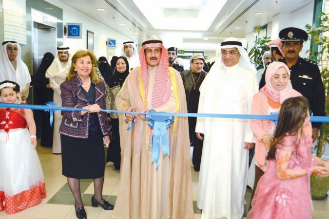 الشيخ دابراهيم الدعيج خلال افتتاح المعرض