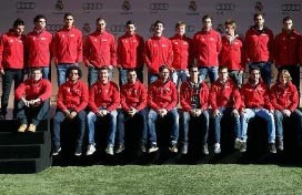 بالفيديو.. فرحة لاعبي ريال مدريد بسياراتهم الجديدة.. وراموس ودي ماريا يستعرضان مهاراتهما في القيادة 