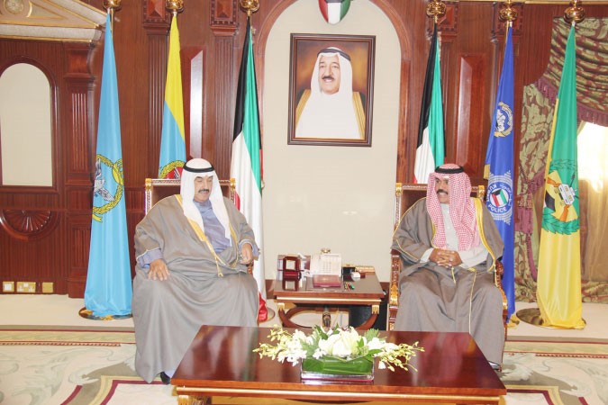 سمو ولي العهد الشيخ نواف الاحمد مستقبلا سمو الشيخ ناصر المحمد ﻿