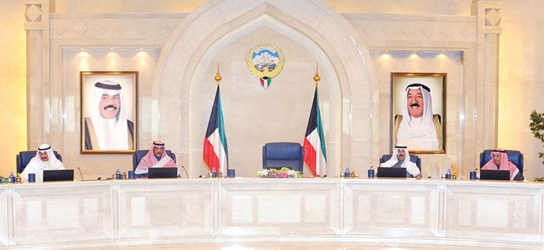 الشيخ صباح الخالد مترئسا جلسة مجلس الوزراء بحضور الشيخ محمد الخالد والشيخ خالد الجراح والشيخ سالم العبدالعزيز 