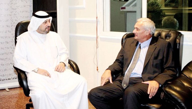 الشيخ طلال الفهد مجتمعا بالسفير الهولندي ﻿