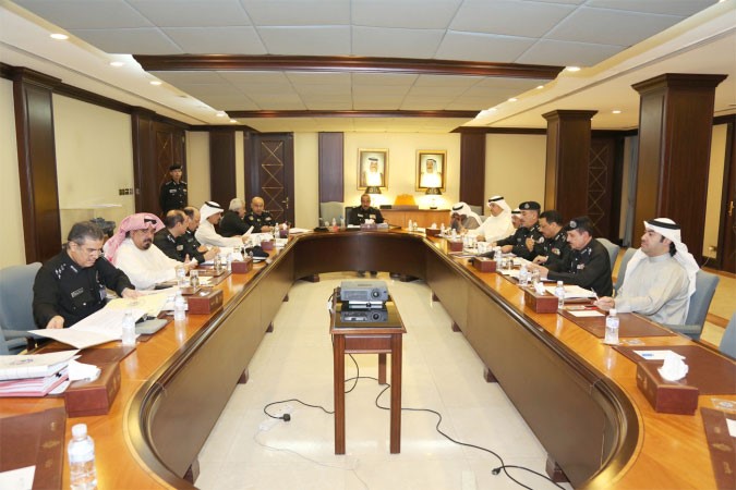 الفريق غازي العمر مترئسا اجتماع اللجنة العامة لشؤون الشرطة﻿