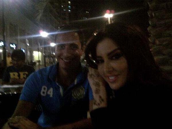 بالصور.. ميساء مغربي تطلب رأيكم في حنة يدها 