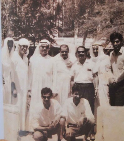 القفاص مع بعض الاصدقاء