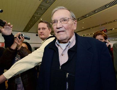 كوريا الشمالية تطرد من أحد سجونها أمريكيا يبلغ من العمر 85 عاما